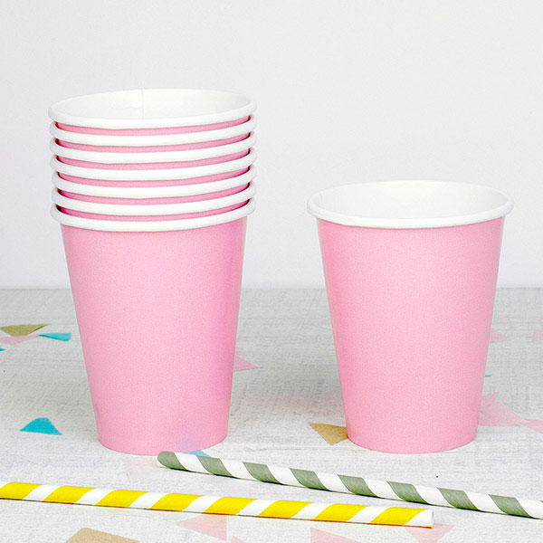 Vasos de papel rosas para fiestas infantiles